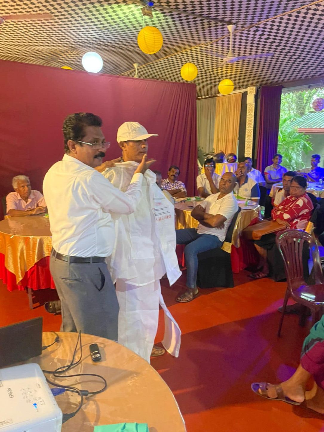 A trainer from Hayleys Agriculture Training School (HATS) conducting a training programme.